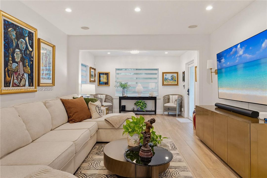 En Venta: $1,685,000 (5 camas, 4 baños, 2053 Pies cuadrados)
