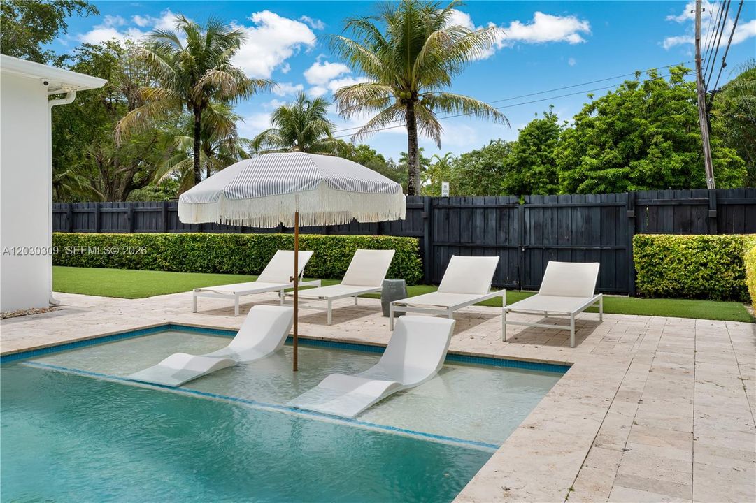 En Venta: $1,685,000 (5 camas, 4 baños, 2053 Pies cuadrados)