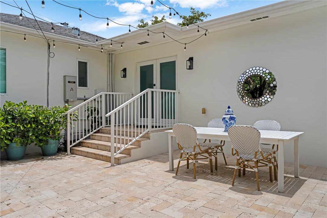 En Venta: $1,685,000 (5 camas, 4 baños, 2053 Pies cuadrados)