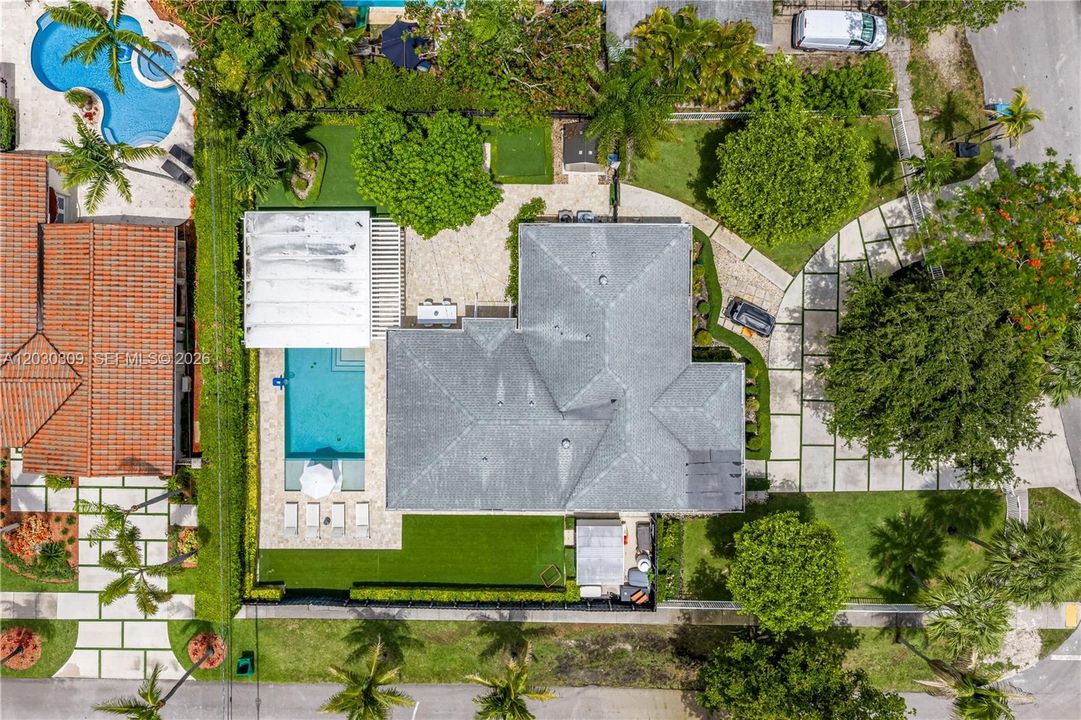 En Venta: $1,685,000 (5 camas, 4 baños, 2053 Pies cuadrados)