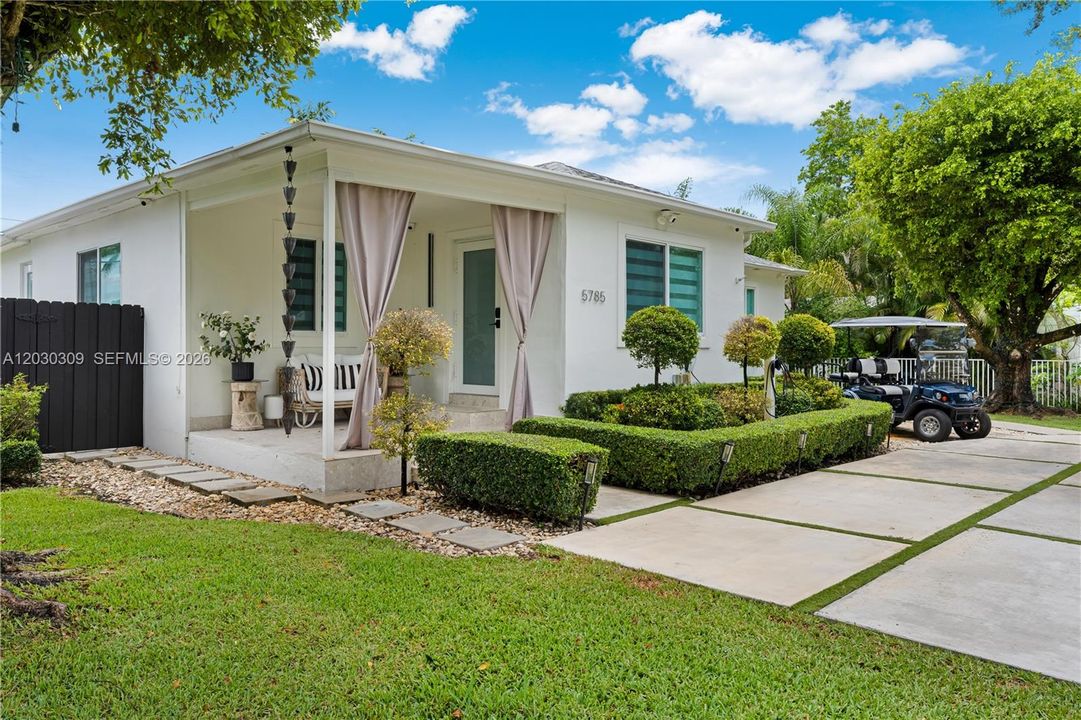 En Venta: $1,685,000 (5 camas, 4 baños, 2053 Pies cuadrados)