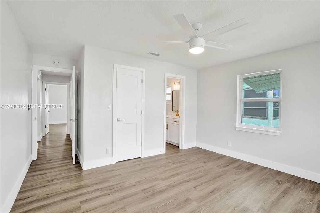 Active With Contract: $379,900 (2 beds, 2 baths, 1361 Square Feet)