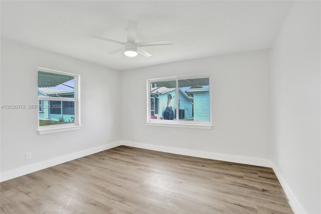 Active With Contract: $379,900 (2 beds, 2 baths, 1361 Square Feet)