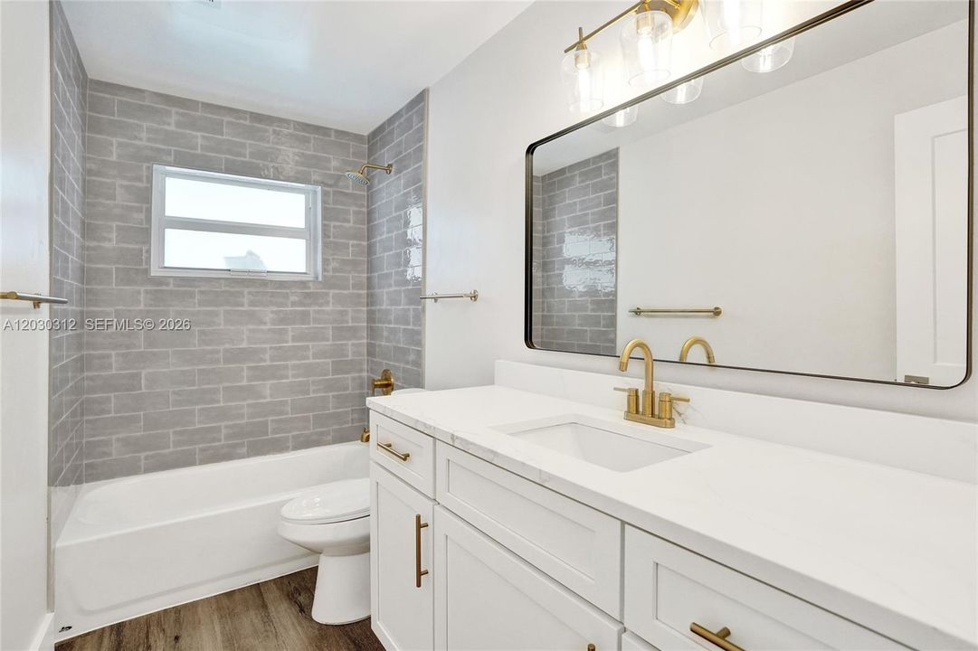 Active With Contract: $379,900 (2 beds, 2 baths, 1361 Square Feet)