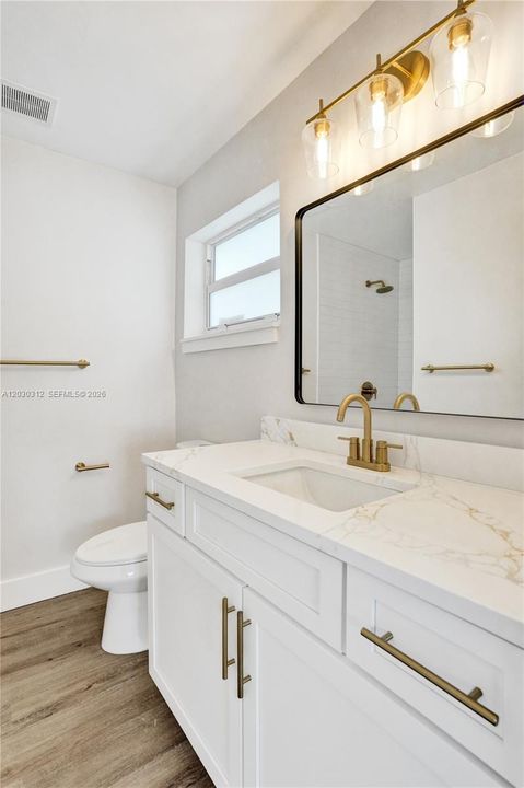 Active With Contract: $379,900 (2 beds, 2 baths, 1361 Square Feet)