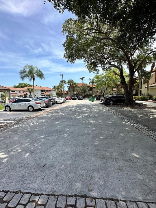 Active With Contract: $2,450 (2 beds, 2 baths, 1187 Square Feet)