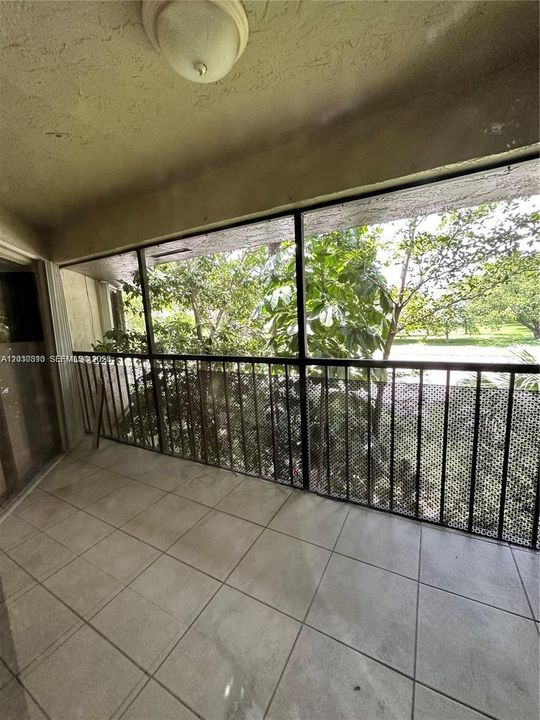 Active With Contract: $2,450 (2 beds, 2 baths, 1187 Square Feet)