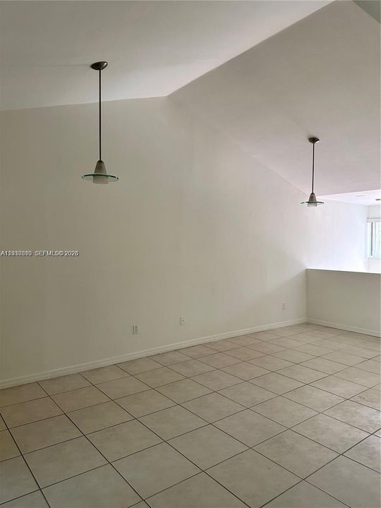 Active With Contract: $2,450 (2 beds, 2 baths, 1187 Square Feet)