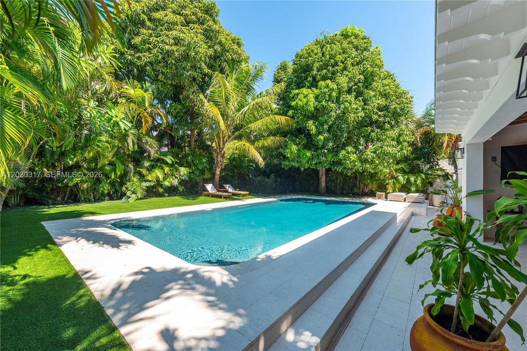 En Venta: $4,695,000 (4 camas, 3 baños, 3140 Pies cuadrados)