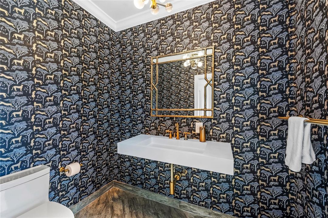 En Venta: $4,695,000 (4 camas, 3 baños, 3140 Pies cuadrados)
