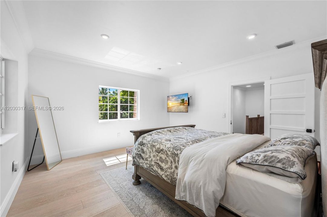 En Venta: $4,695,000 (4 camas, 3 baños, 3140 Pies cuadrados)