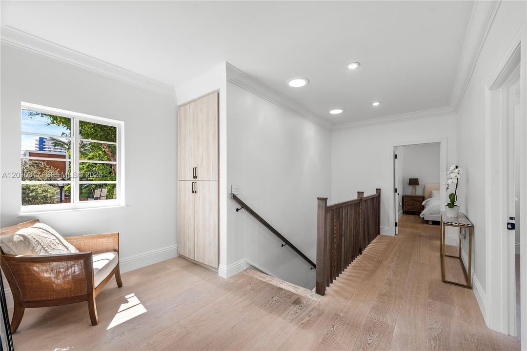 En Venta: $4,695,000 (4 camas, 3 baños, 3140 Pies cuadrados)