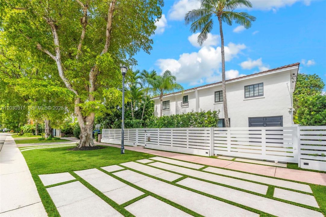 En Venta: $4,695,000 (4 camas, 3 baños, 3140 Pies cuadrados)