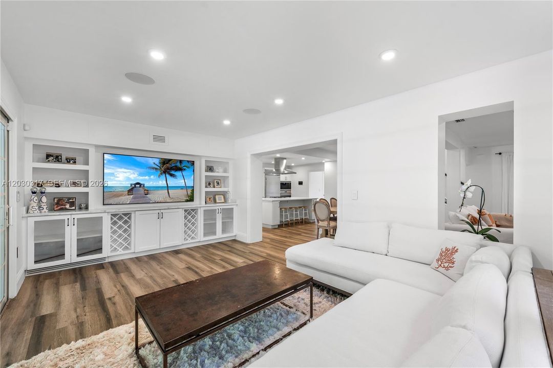 En Venta: $4,695,000 (4 camas, 3 baños, 3140 Pies cuadrados)