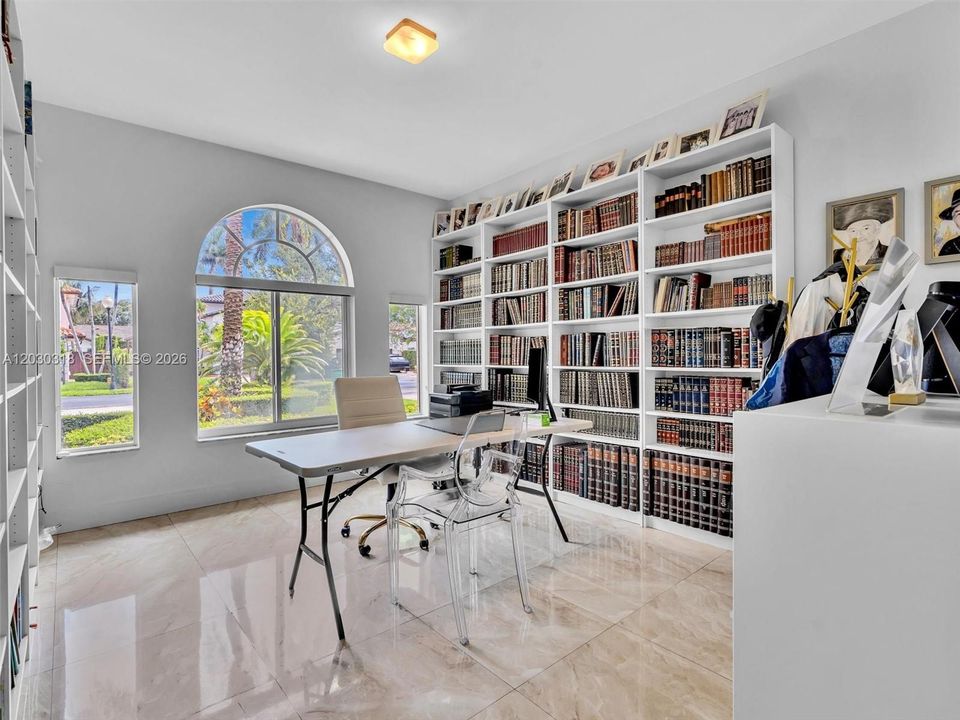 En Venta: $1,695,000 (6 camas, 5 baños, 3232 Pies cuadrados)