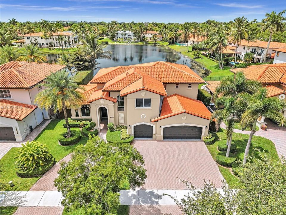 En Venta: $1,695,000 (6 camas, 5 baños, 3232 Pies cuadrados)