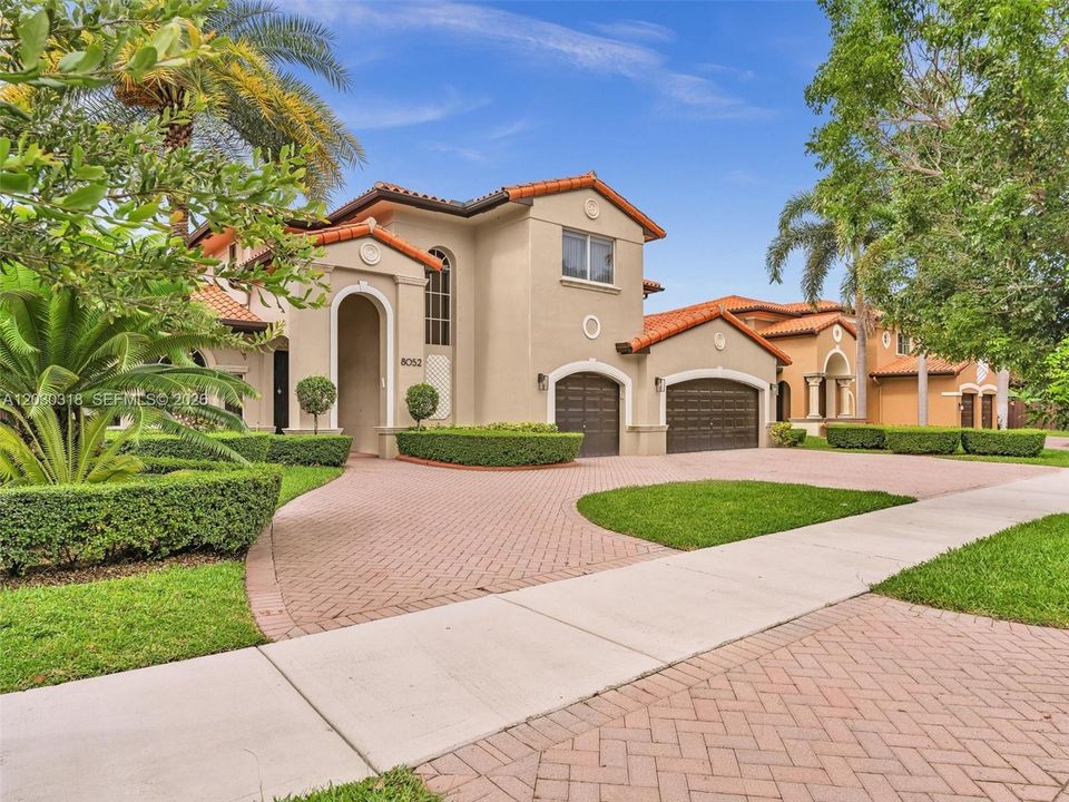 En Venta: $1,695,000 (6 camas, 5 baños, 3232 Pies cuadrados)