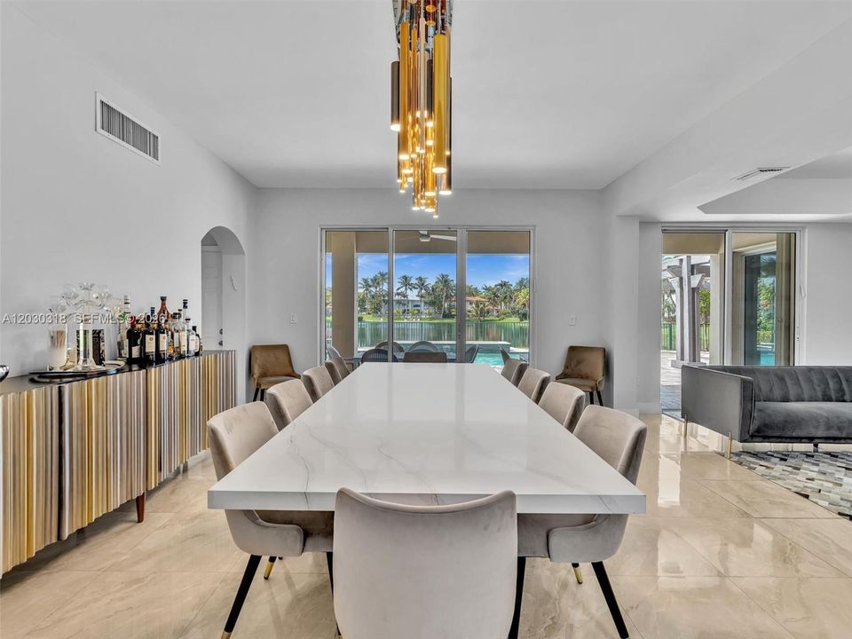 En Venta: $1,695,000 (6 camas, 5 baños, 3232 Pies cuadrados)