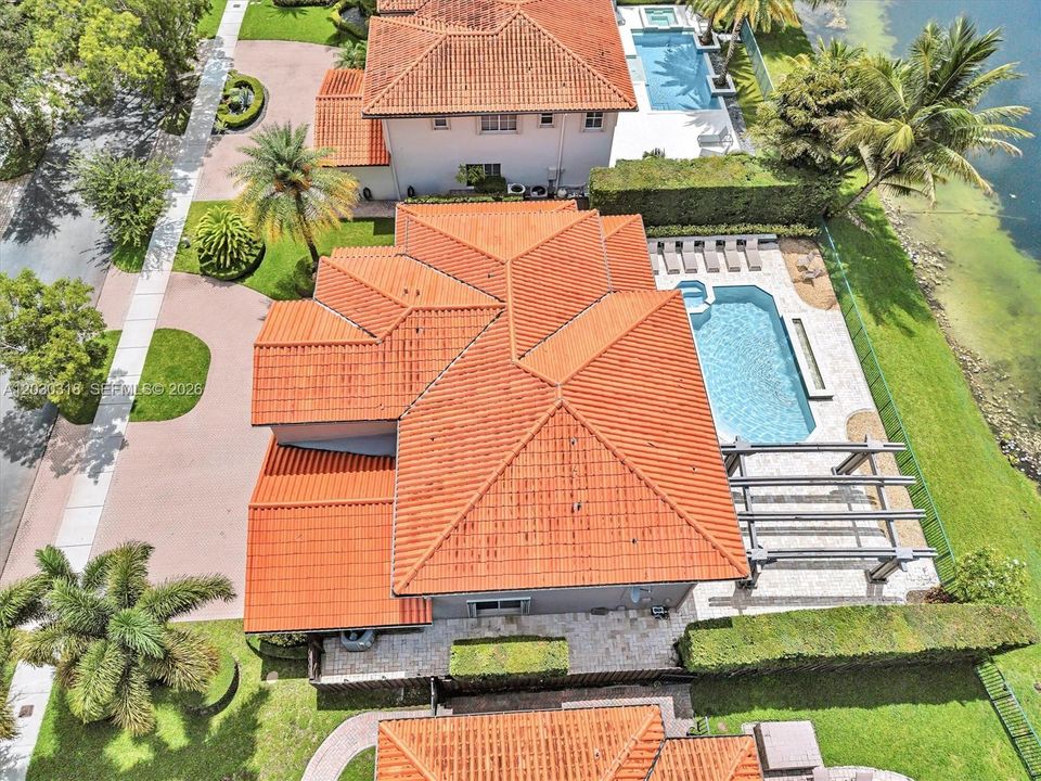 En Venta: $1,695,000 (6 camas, 5 baños, 3232 Pies cuadrados)