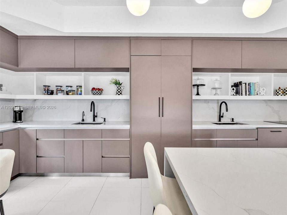 En Venta: $1,695,000 (6 camas, 5 baños, 3232 Pies cuadrados)