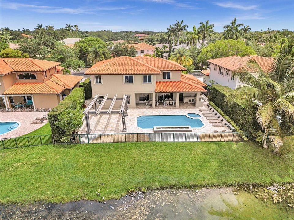 En Venta: $1,695,000 (6 camas, 5 baños, 3232 Pies cuadrados)