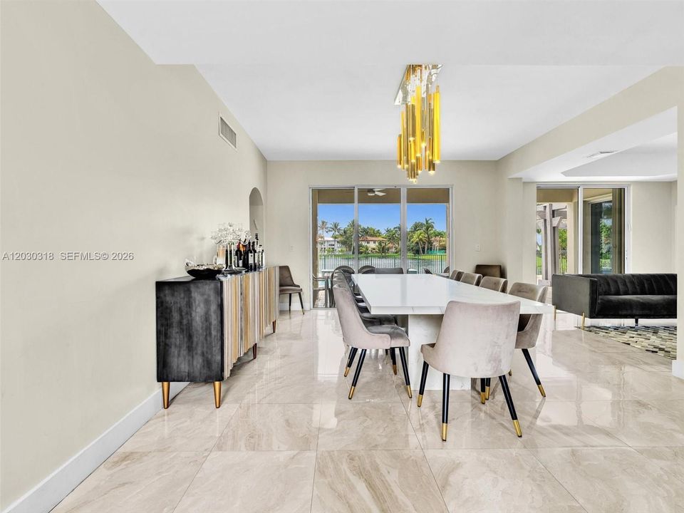En Venta: $1,695,000 (6 camas, 5 baños, 3232 Pies cuadrados)