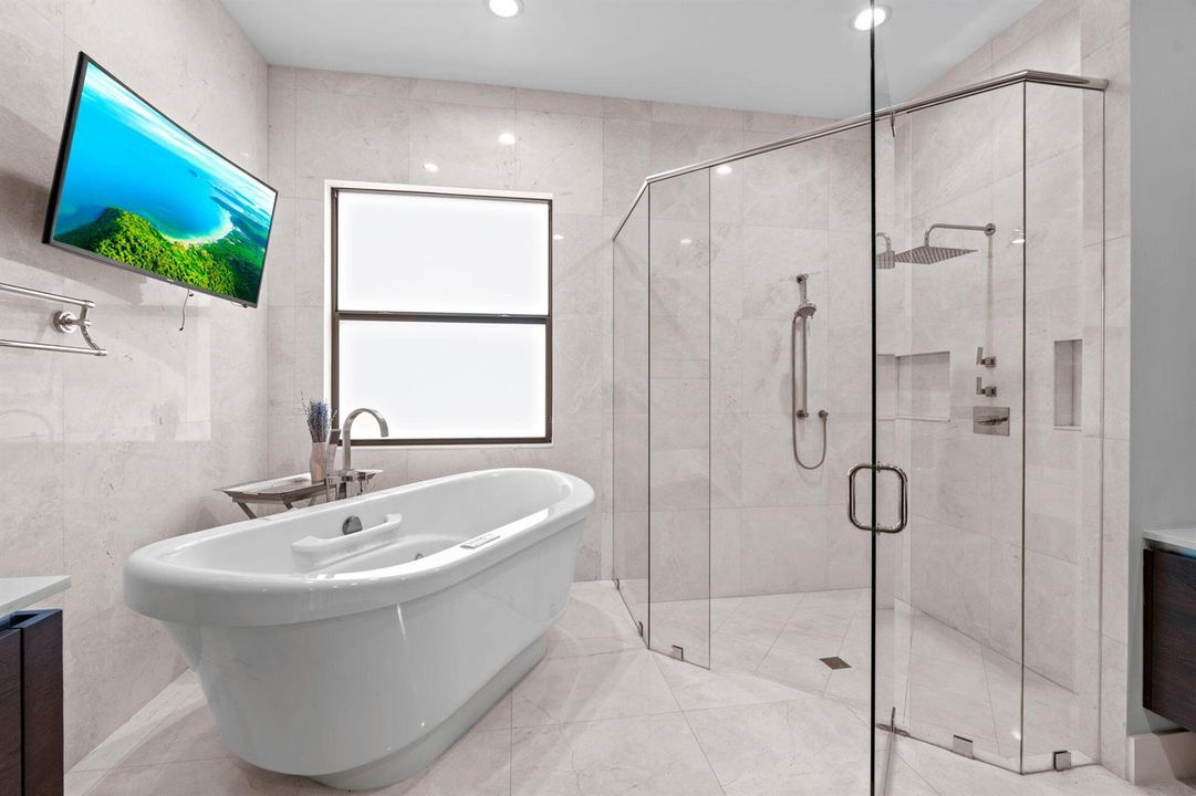 62-web-or-mls-A7404740