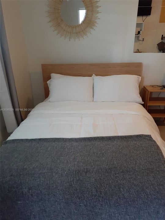 For Rent: $1,250 (1 beds, 1 baths, 350 Square Feet)