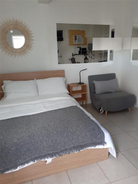 For Rent: $1,250 (1 beds, 1 baths, 350 Square Feet)