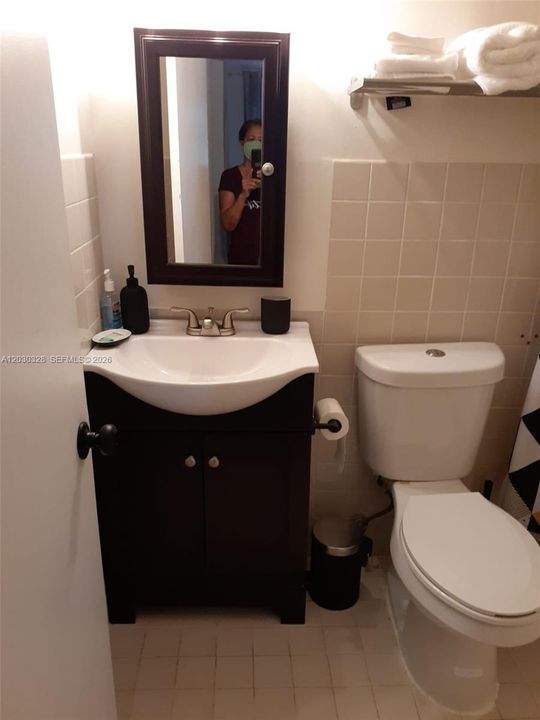 For Rent: $1,250 (1 beds, 1 baths, 350 Square Feet)