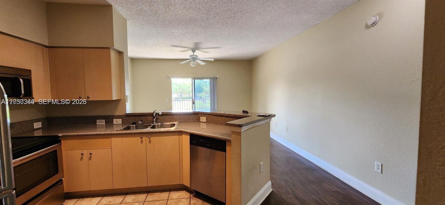 For Rent: $2,150 (2 beds, 2 baths, 1024 Square Feet)