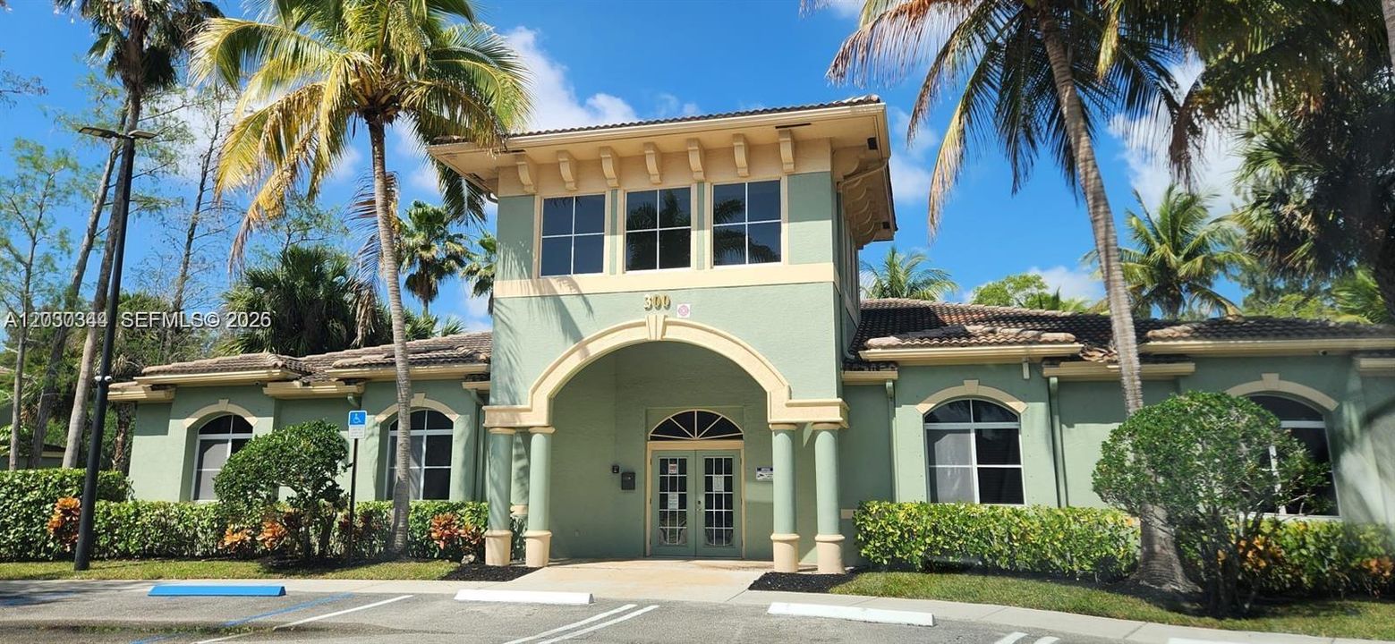 For Rent: $2,150 (2 beds, 2 baths, 1024 Square Feet)