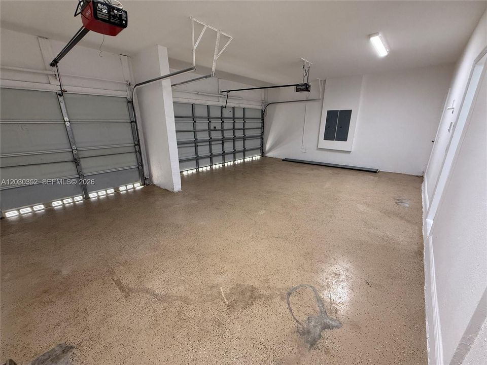 В аренду: $5,500 (5 спален, 4 ванн, 3567 Квадратных фут)