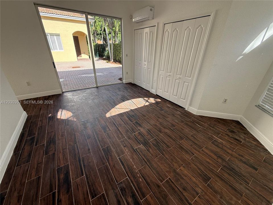 В аренду: $5,500 (5 спален, 4 ванн, 3567 Квадратных фут)