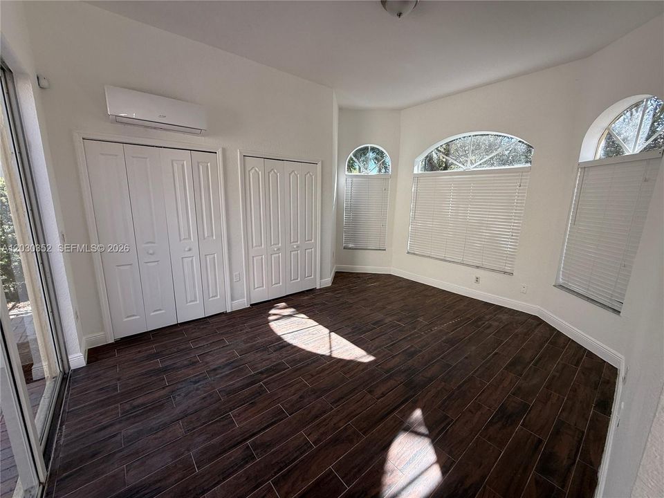 В аренду: $5,500 (5 спален, 4 ванн, 3567 Квадратных фут)