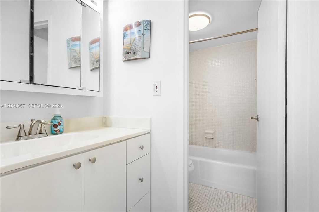 For Rent: $2,050 (0 beds, 1 baths, 518 Square Feet)
