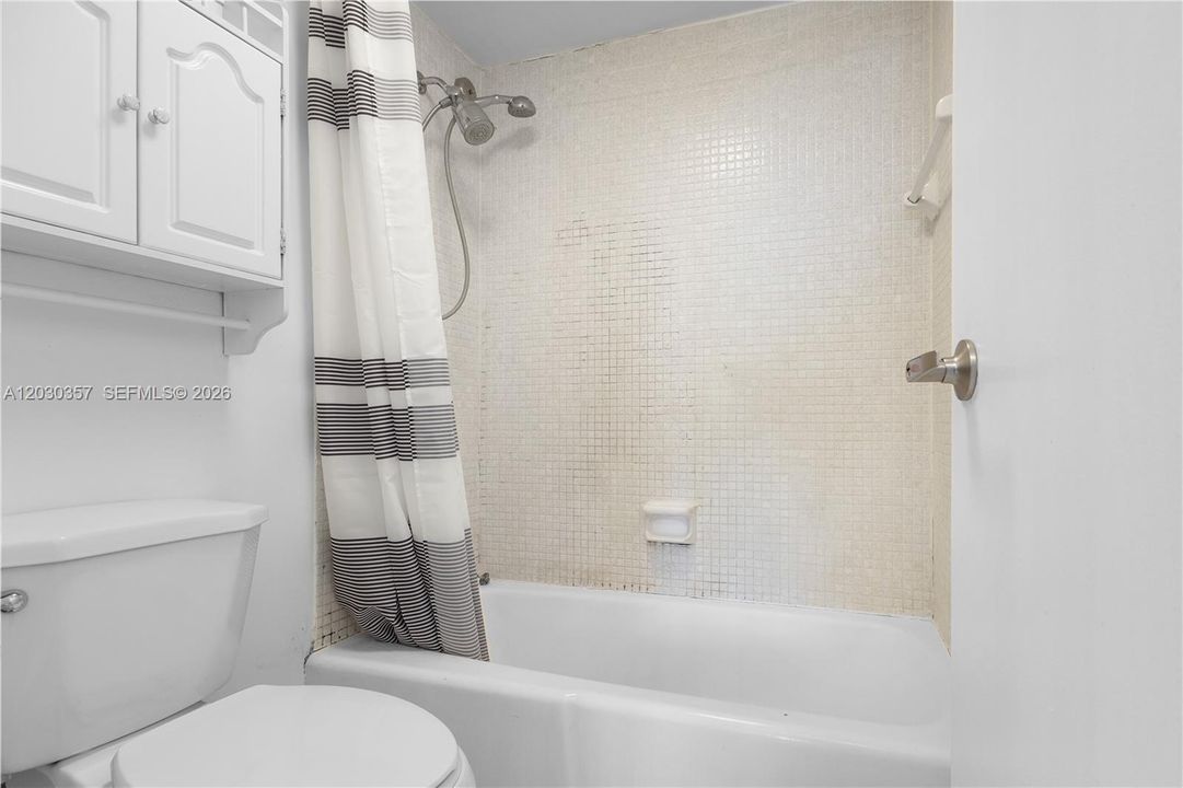 For Rent: $2,050 (0 beds, 1 baths, 518 Square Feet)