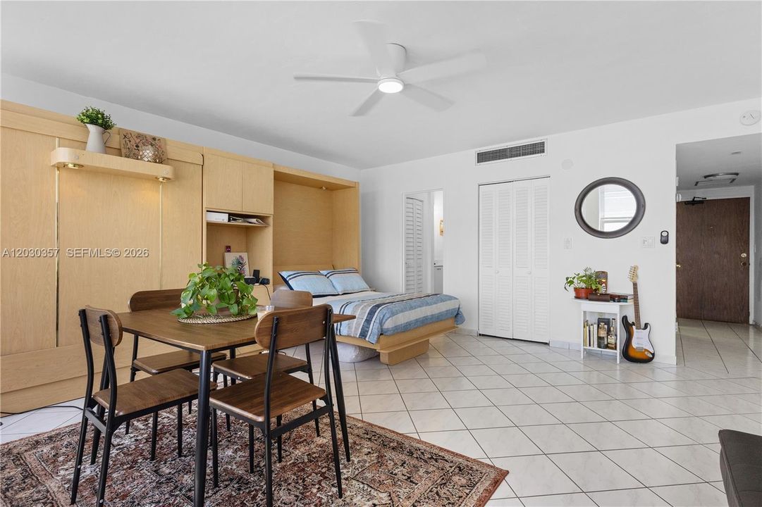 For Rent: $2,050 (0 beds, 1 baths, 518 Square Feet)