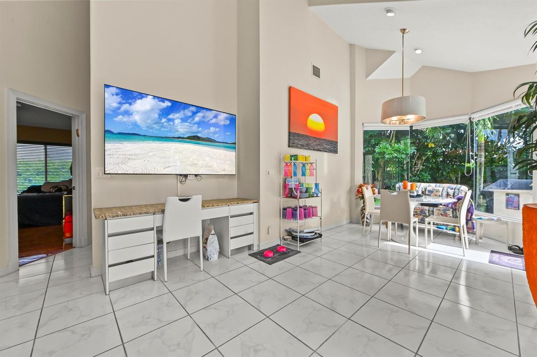 17 Dining Area 01