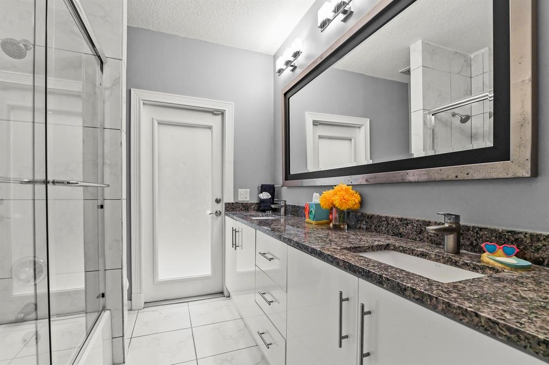 02 Bathroom 01