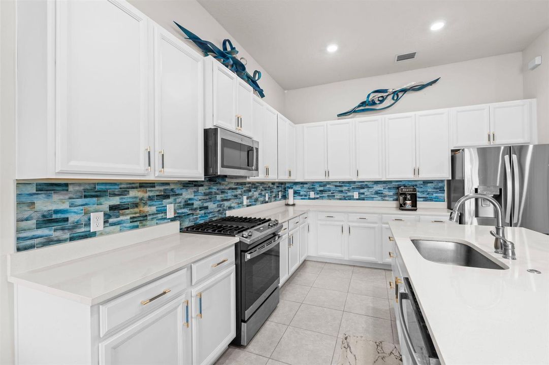 13-web-or-mls-A7407872