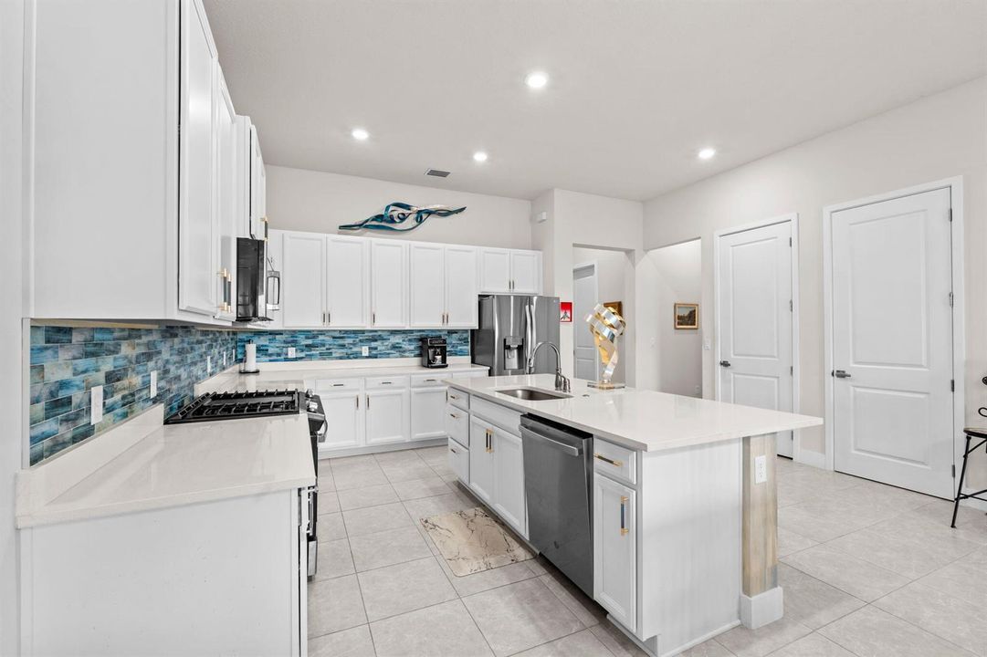 12-web-or-mls-A7407869