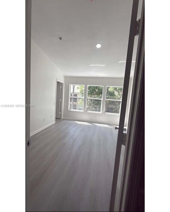 For Sale: $335,000 (3 beds, 2 baths, 1682 Square Feet)