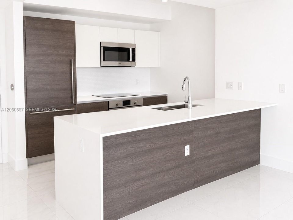 For Rent: $3,600 (1 beds, 1 baths, 713 Square Feet)