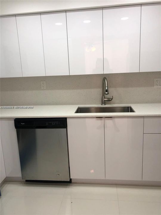 En Venta: $420,000 (2 camas, 2 baños, 1477 Pies cuadrados)