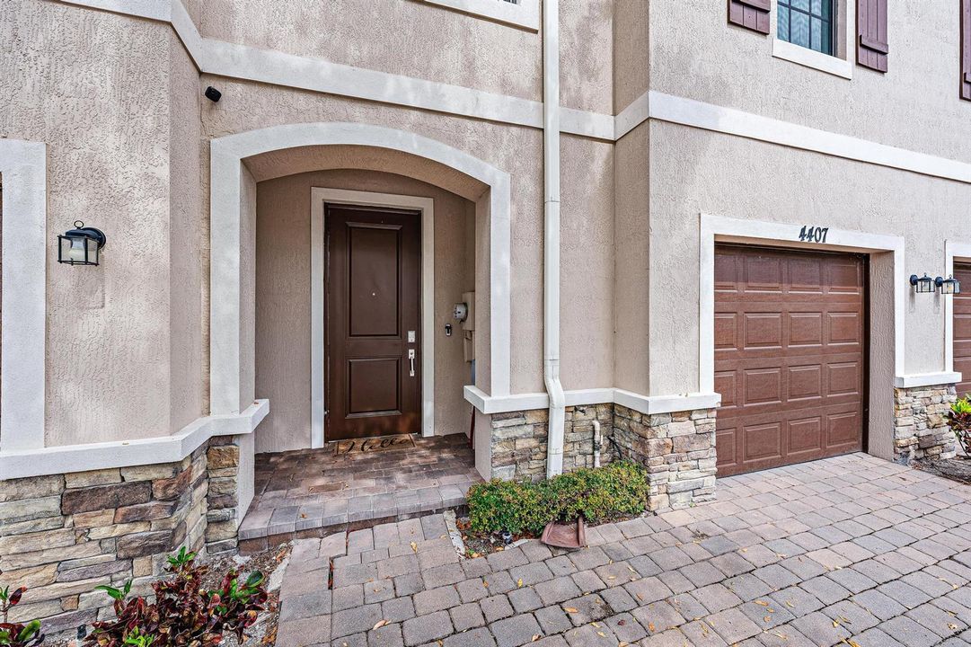 4407 Hemlock Dr-2