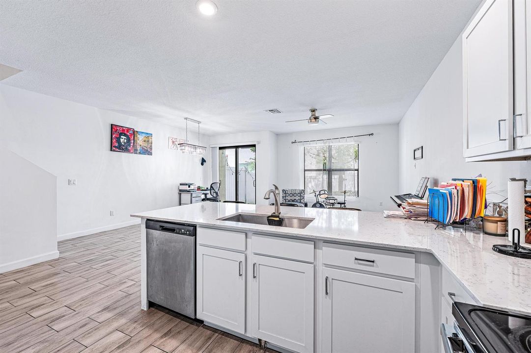 4407 Hemlock Dr-7