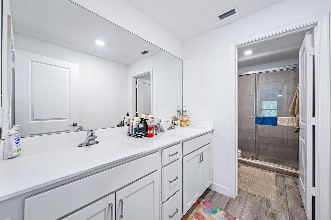 4407 Hemlock Dr-23