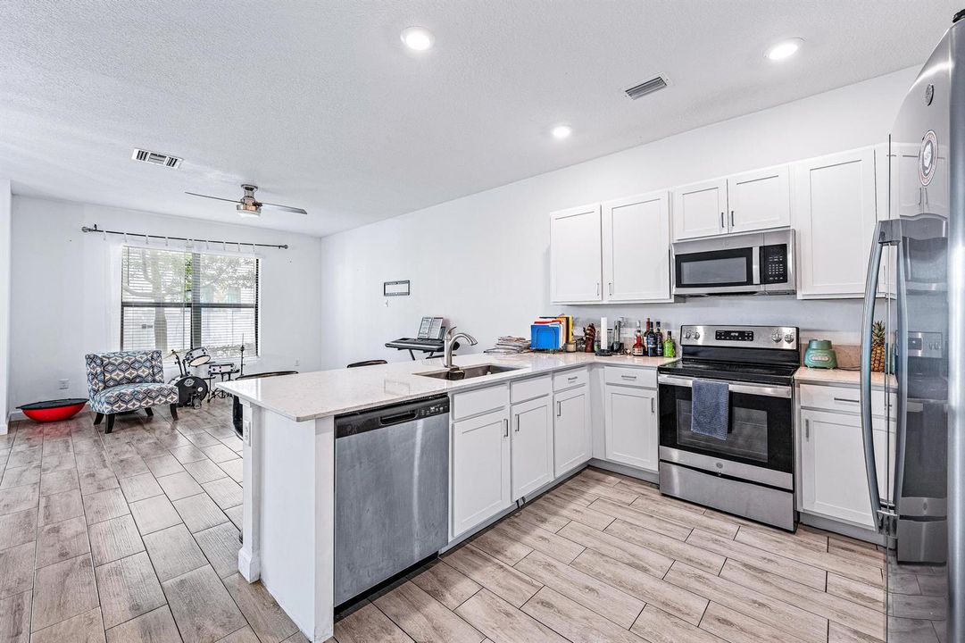 4407 Hemlock Dr-6