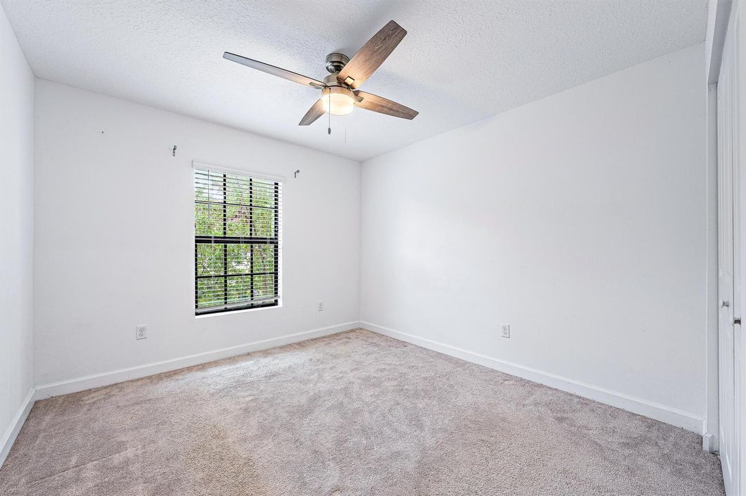 4407 Hemlock Dr-14